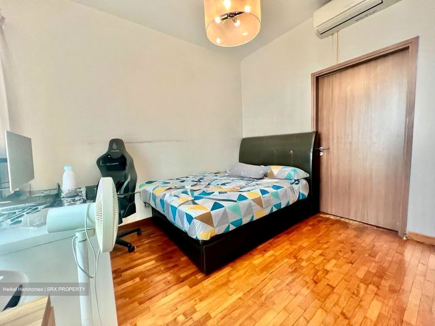 1 Canberra (D27), Condominium #631585401